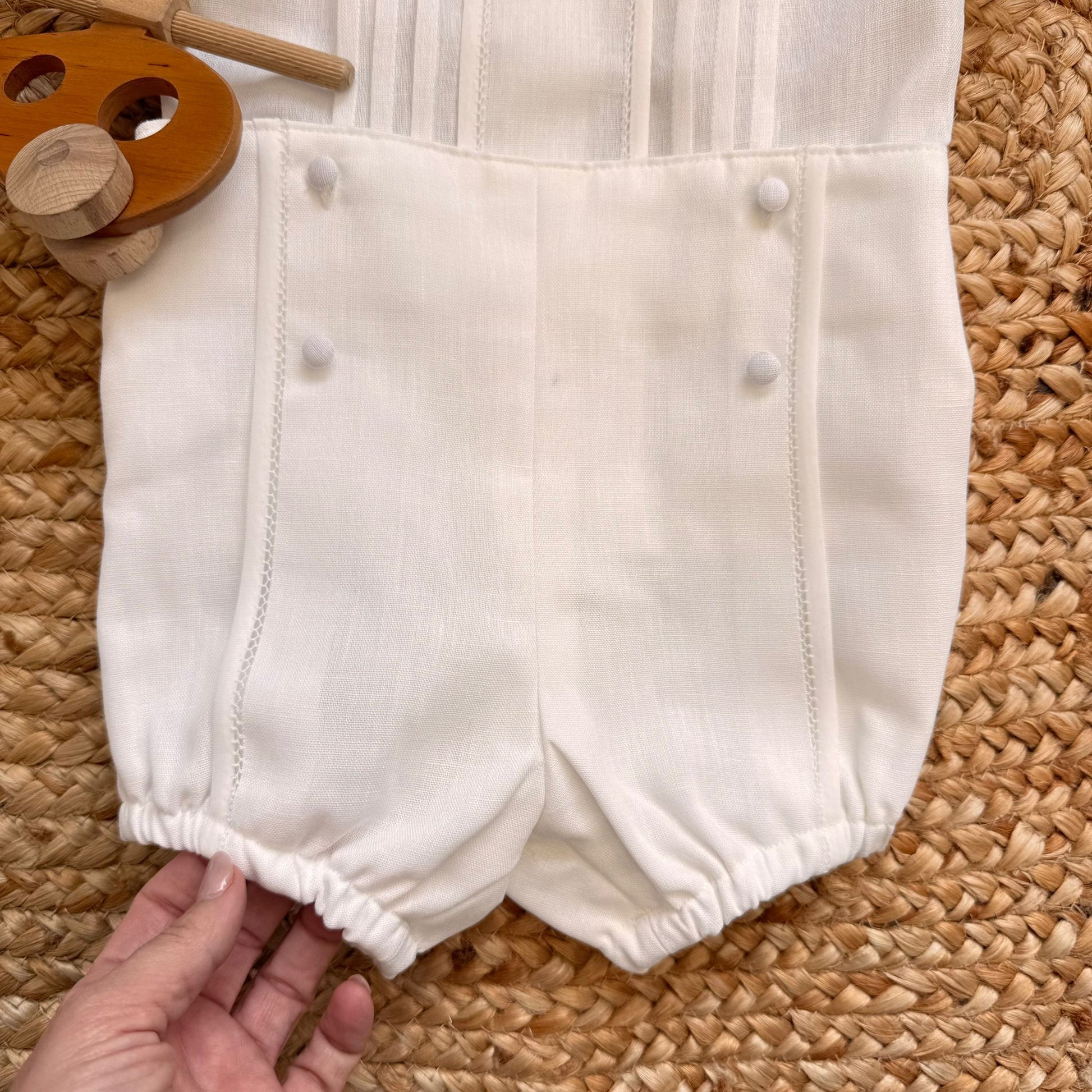 Pagliaccetto battesimo bimbo bianco in cotone e lino con colletto sartoriale