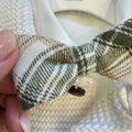 Completo battesimo bimbo con cardigan bianco e salopette scozzese verde
