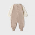 Retro tutina neonata in ciniglia panna e beige con piedini e apertura posteriore