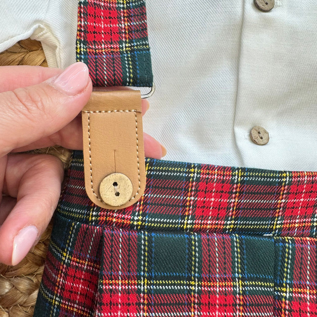 salopette natale bimbo scozzese con camicia bianca