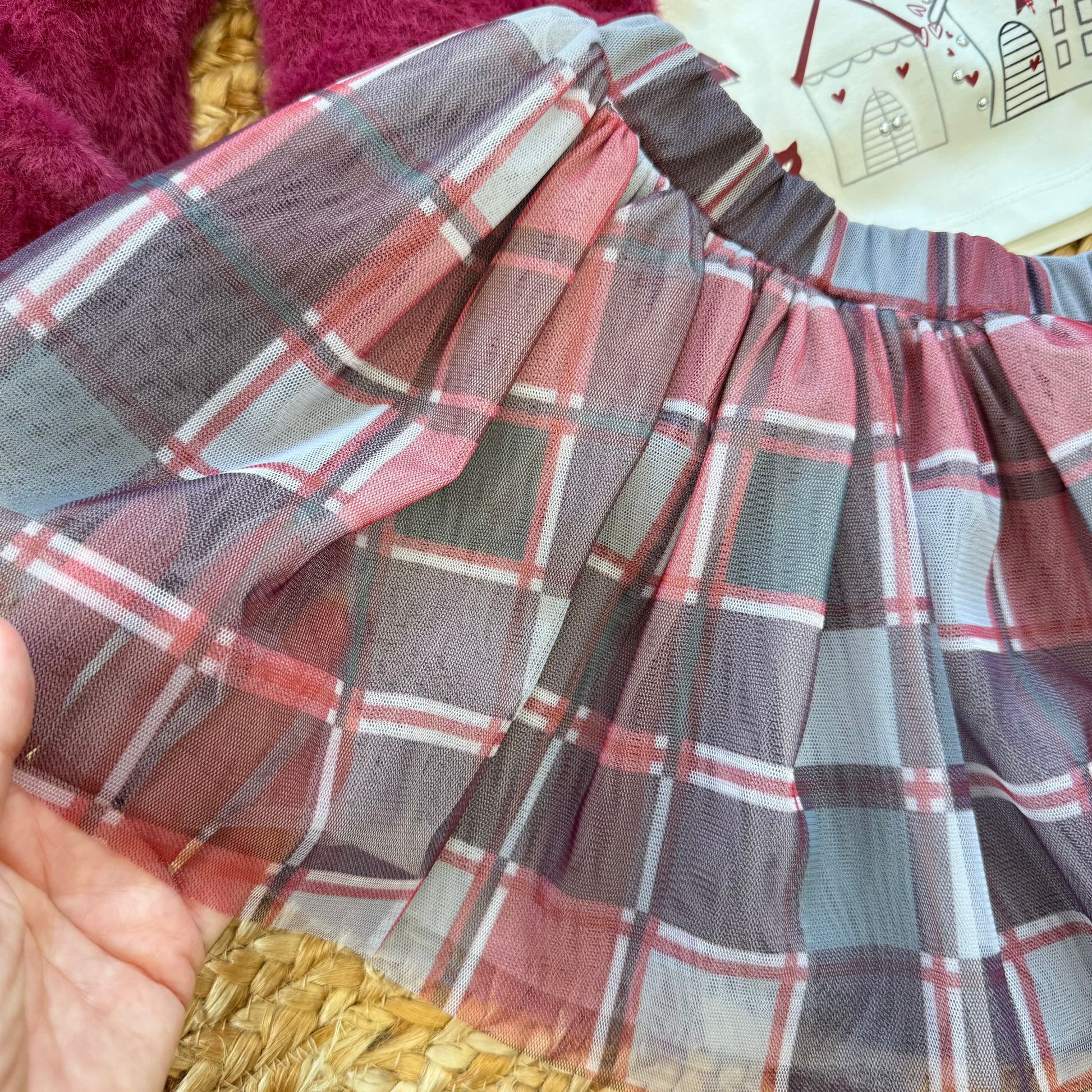 dettaglio gonna tulle scozzese bambina