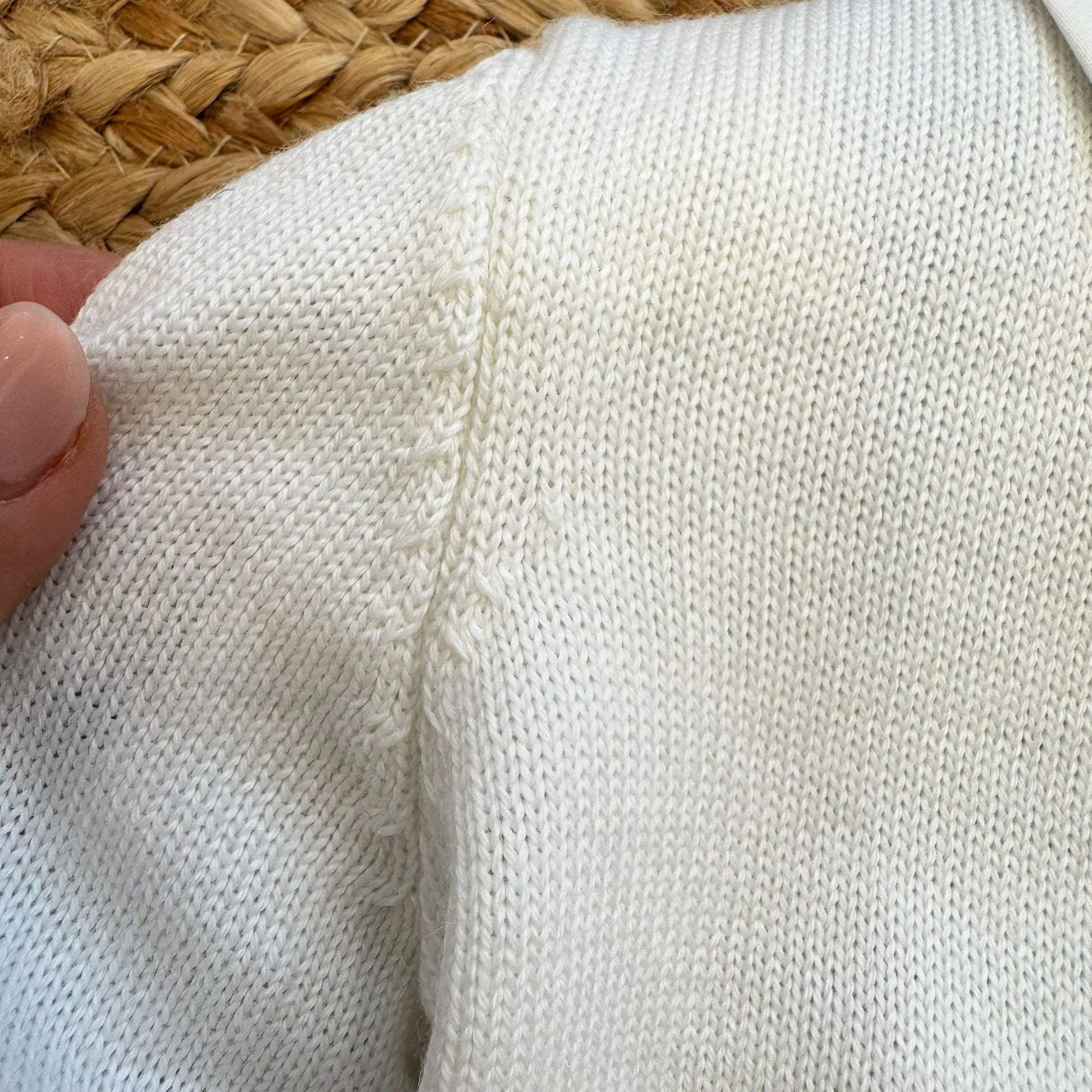 dettaglio spalla lavorazione maglia