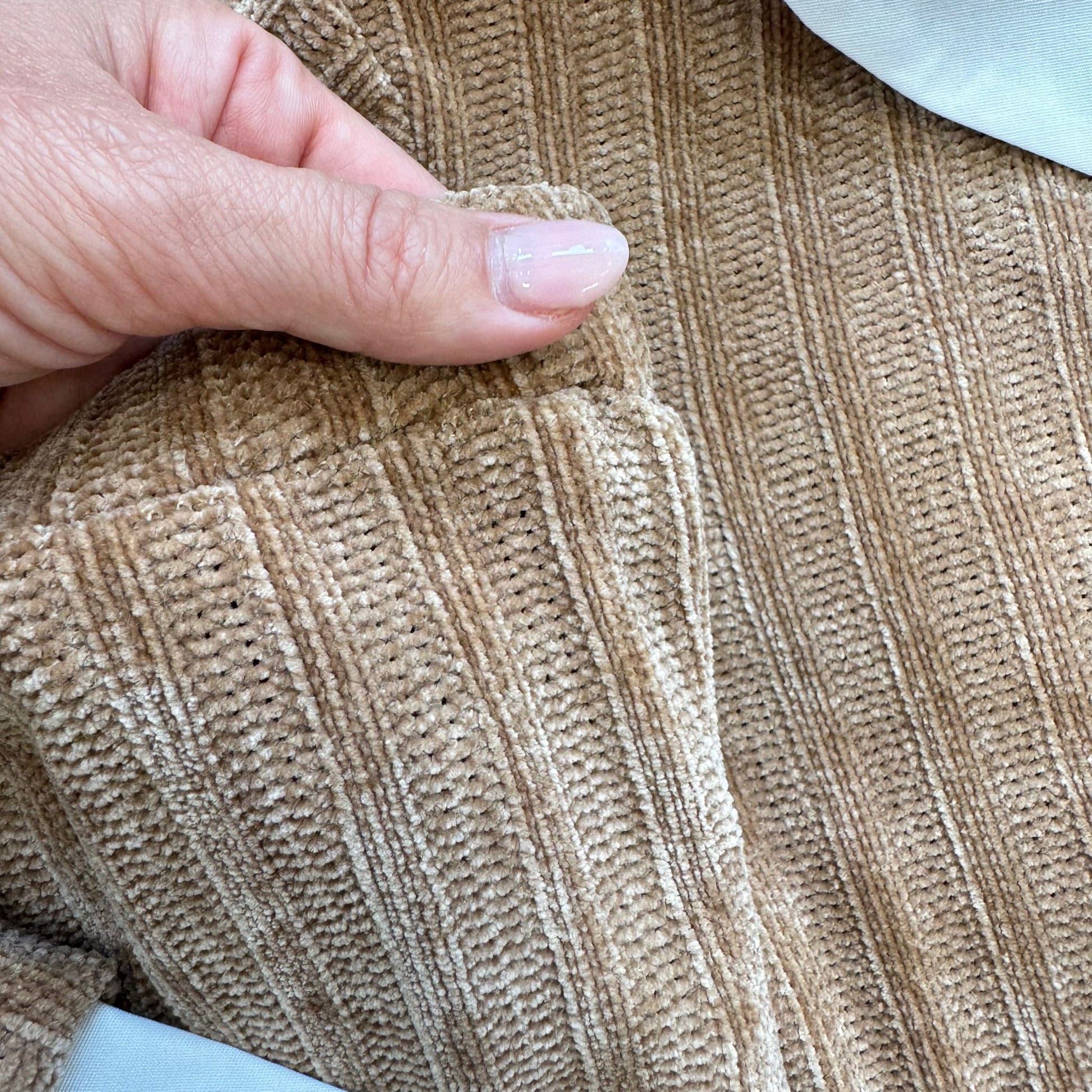 dettaglio tessuto ciniglia beige a costine