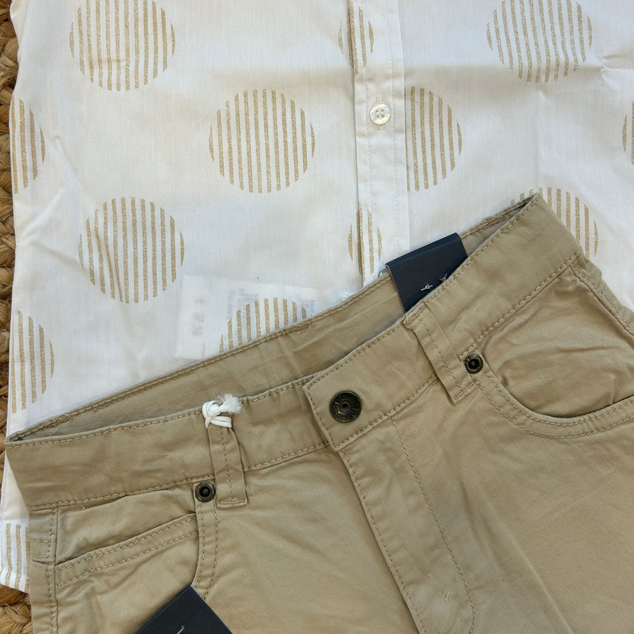 COMPLETO CAMICIA A POIS NATURALI