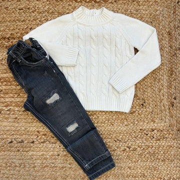 Completo bimbo con maglioncino panna e jeans