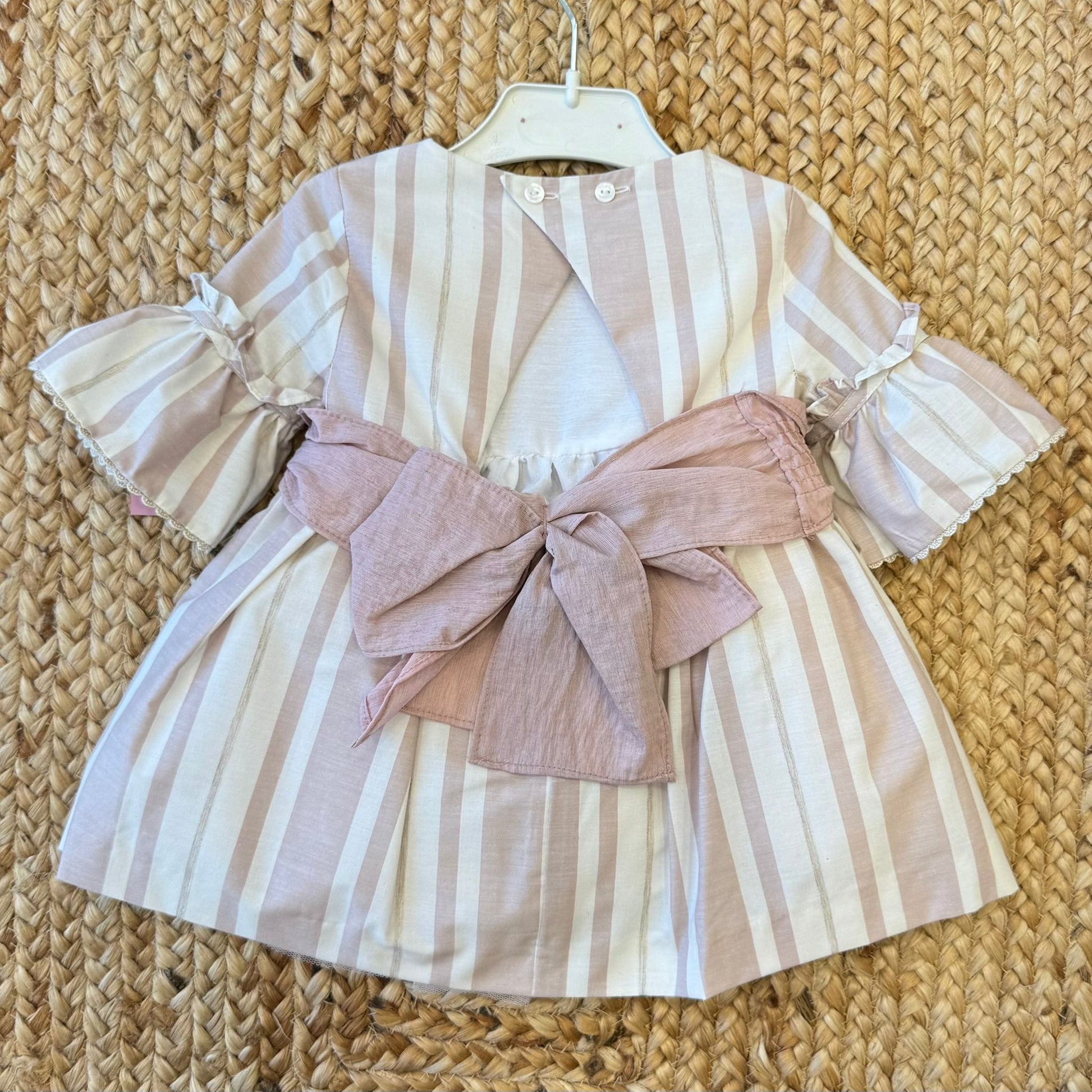 dettaglio fascia arricciata vestito bambina