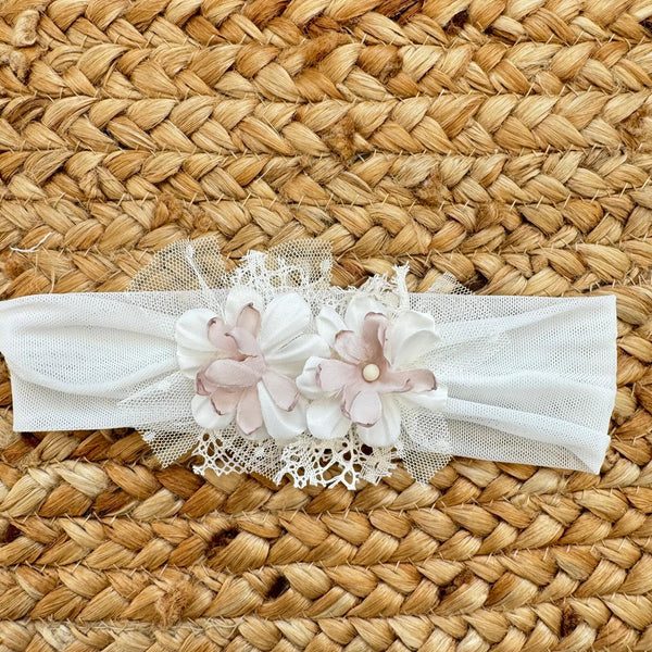 fascia battesimo bimba con fiori panna e cipria