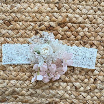 fascia battesimo bimba in pizzo elasticizzato con fiori cipria