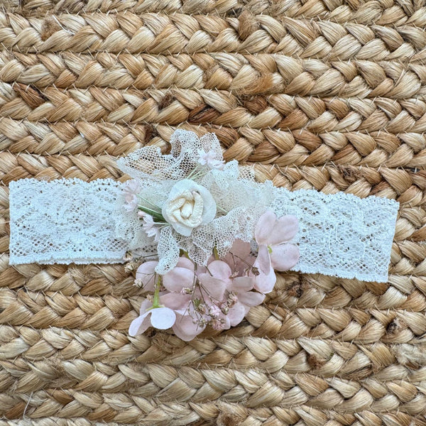fascia battesimo bimba in pizzo elasticizzato con fiori cipria