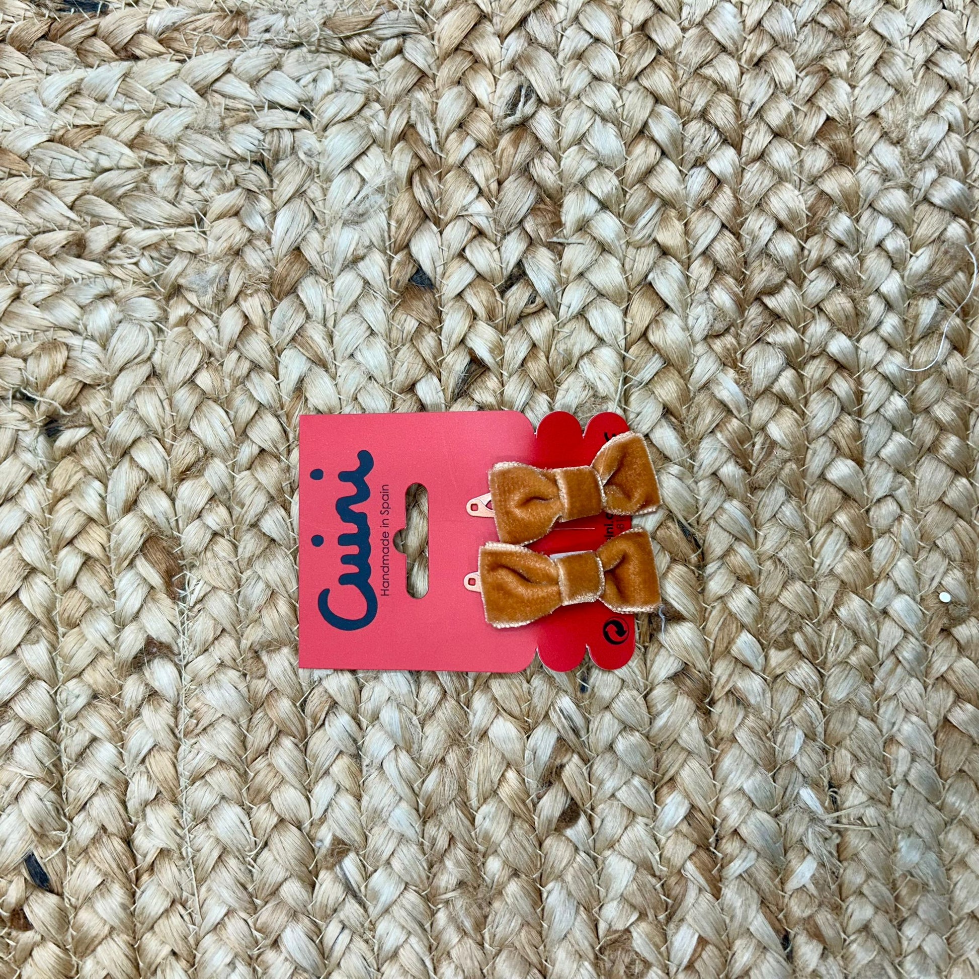 fermagli-bimba-cuini-velluto-cammello-02