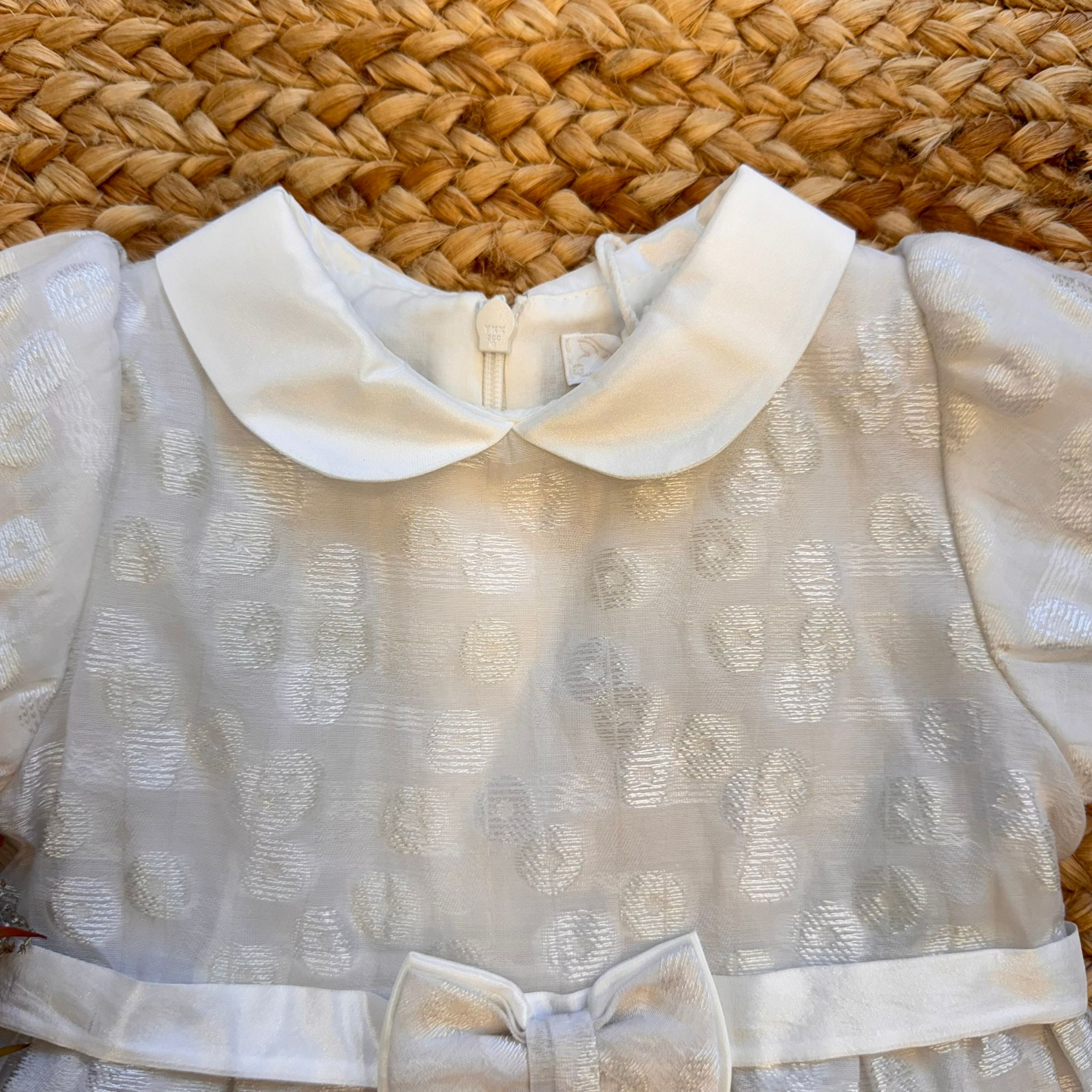 ABITO BIANCO ARGENTO CON COLLETTO