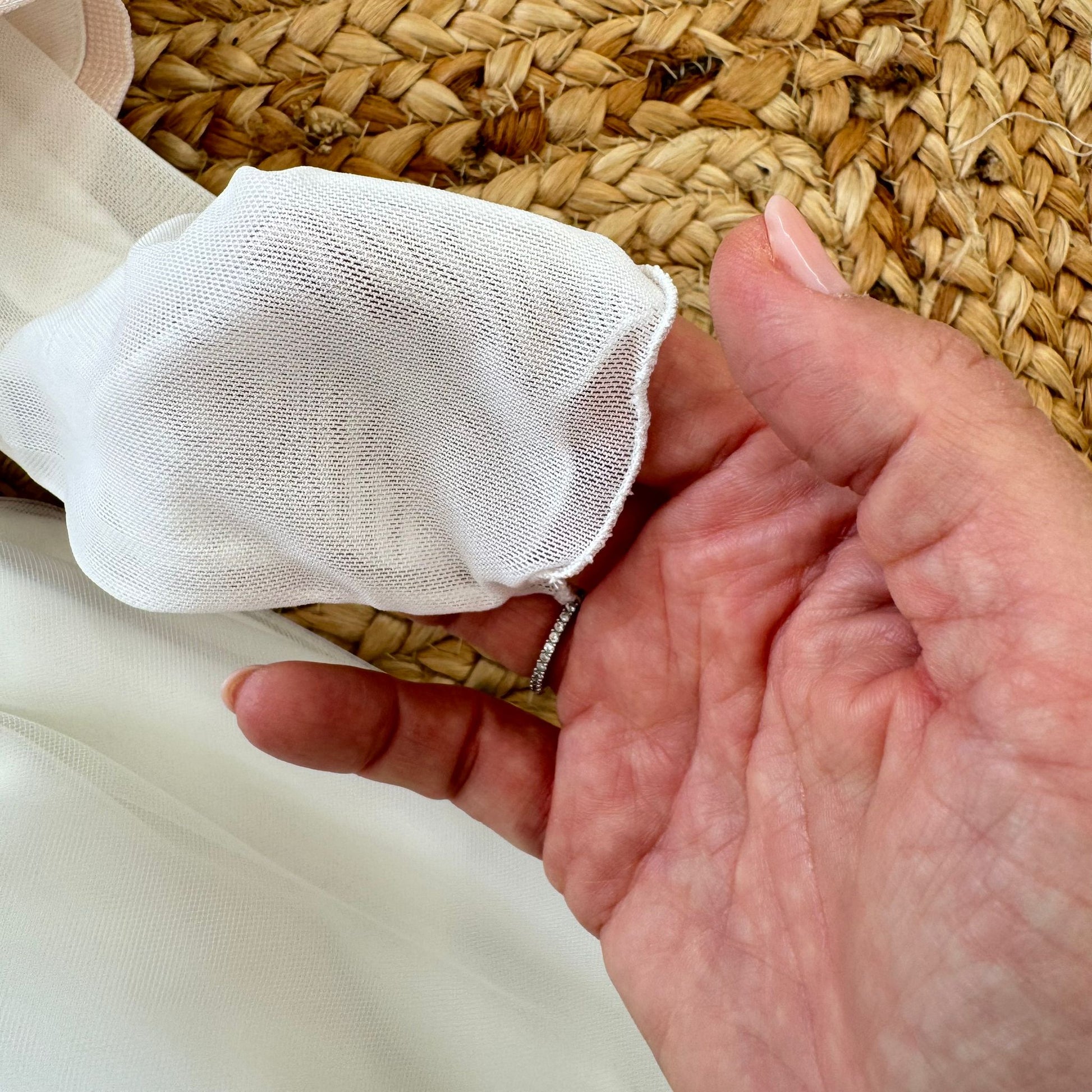 fiore rosa cipria con perla centrale