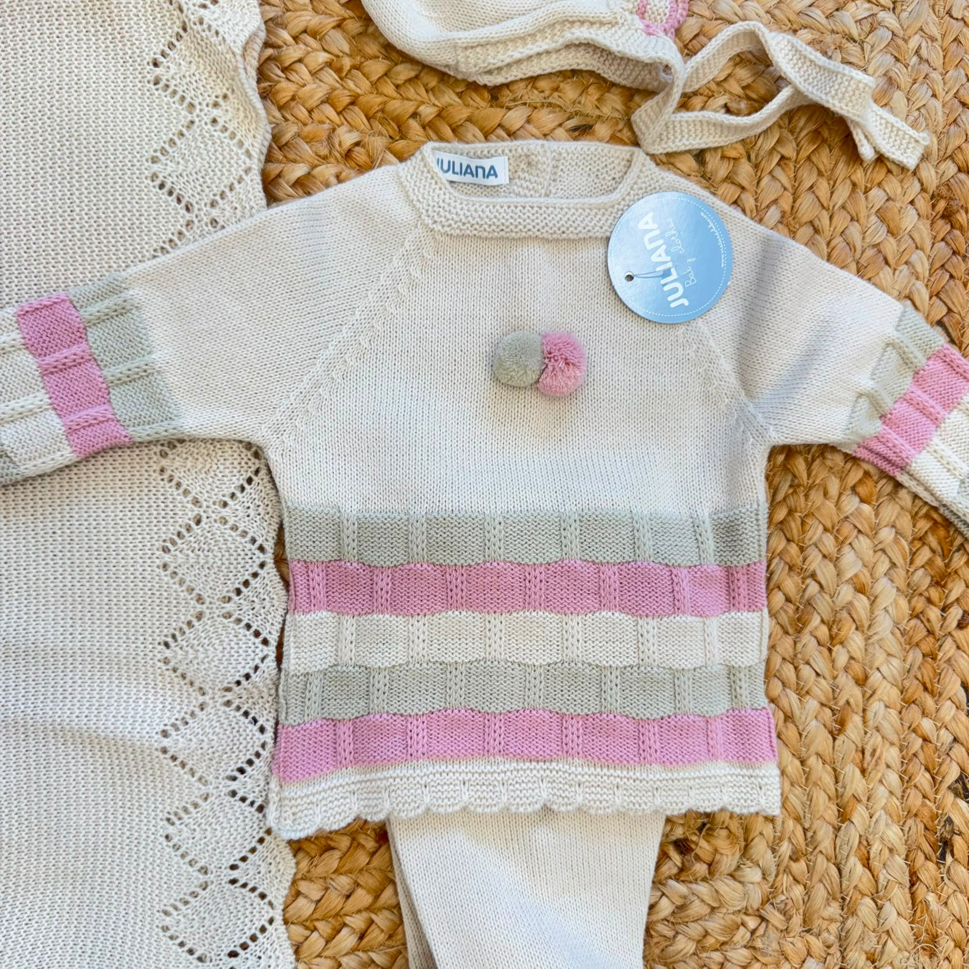 Set nascita neonata Juliana con copertina panna rigata rosa e verde salvia