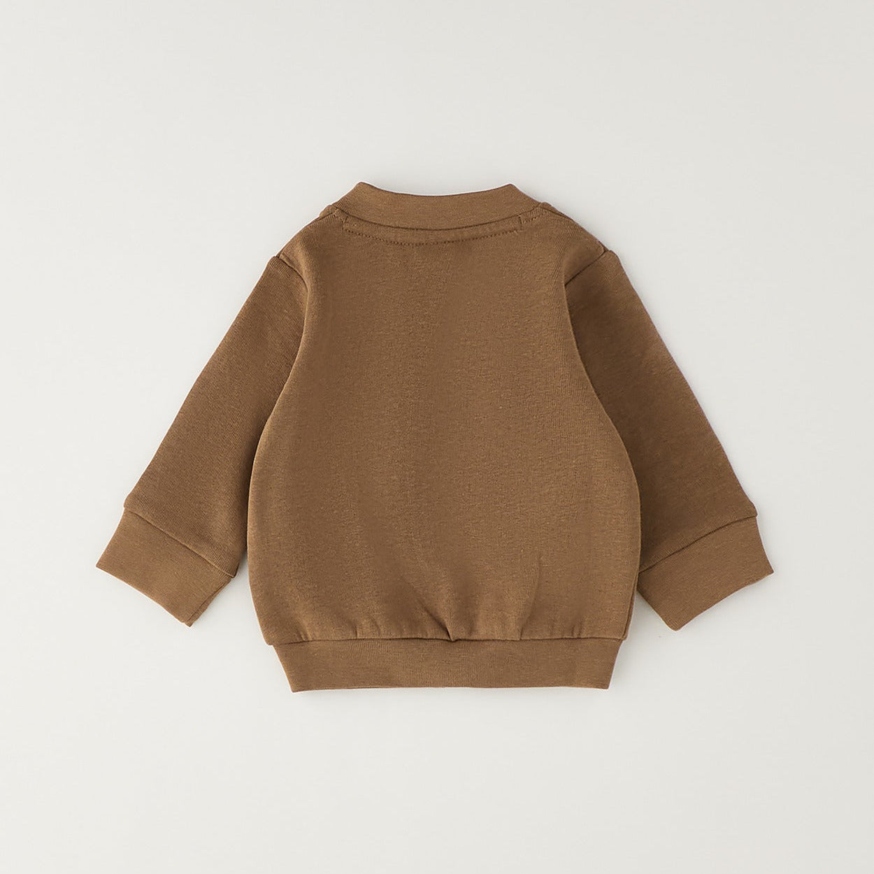 Completo 3 pezzi bimbo con giacca felpata color cammello, maglia e jeans