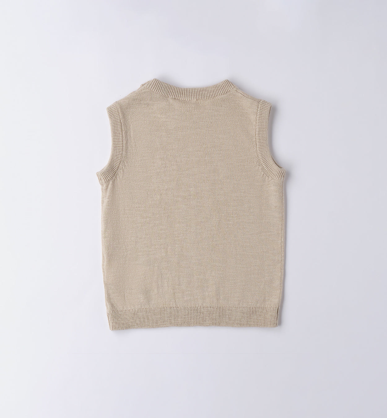 Gilet in maglia, camicia bianca e pantaloni navy per bambino, abbigliamento elegante cerimonia.