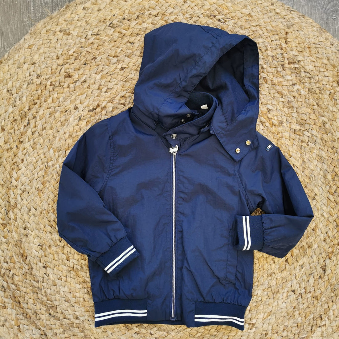 Giubbotto blu navy da bambino con zip e cappuccio staccabile