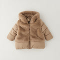 Giubbotto bimba beige imbottito con cappuccio effetto pelliccia, zip frontale e maniche trapuntate