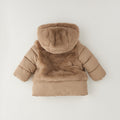 Giubbotto bimba beige imbottito con cappuccio effetto pelliccia, zip frontale e maniche trapuntate