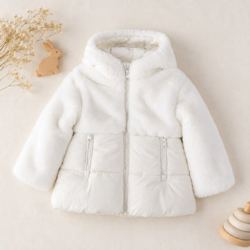 Giubbotto bimba bianco latte felpato con cappuccio e dettagli effetto pelliccia