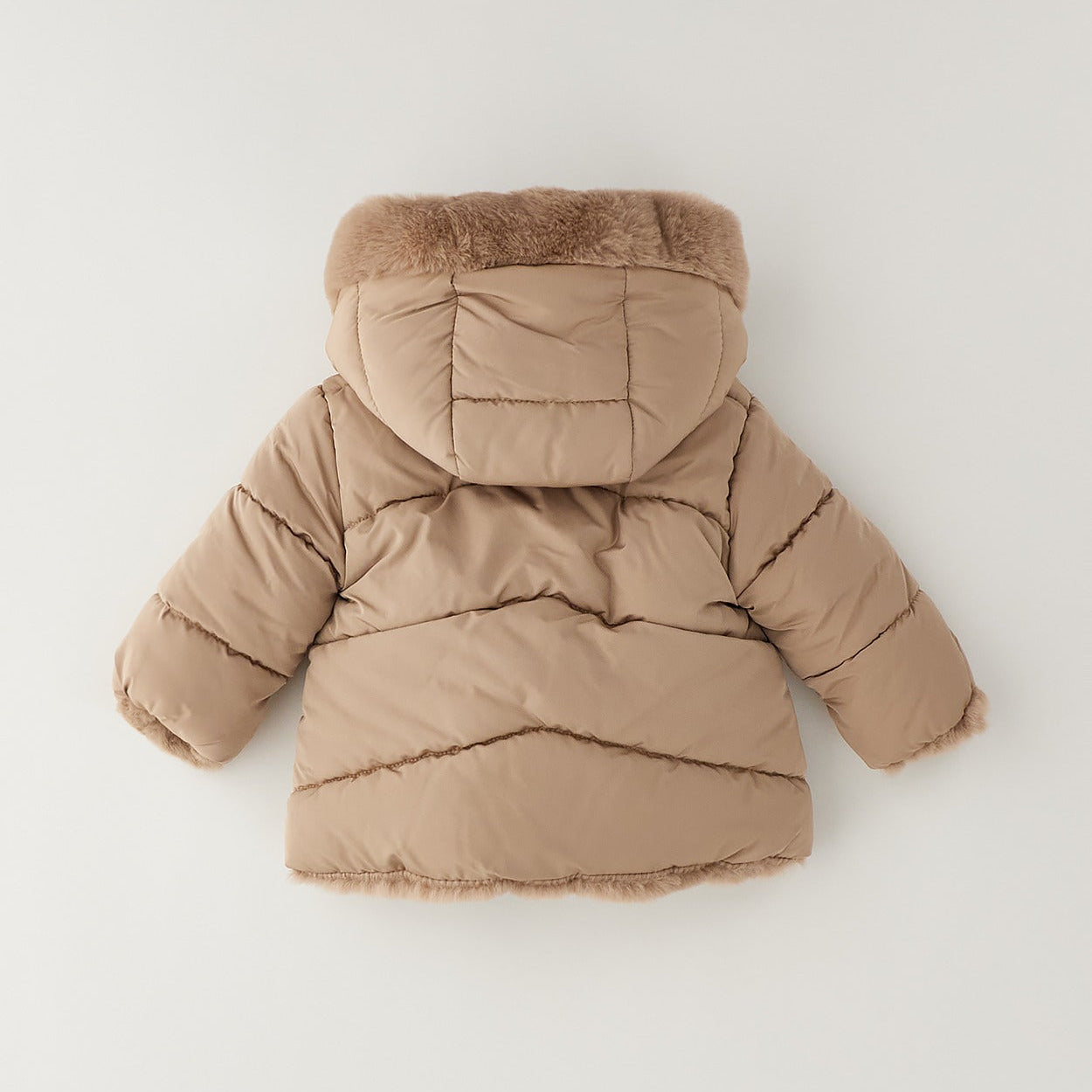 Giubbotto reversibile bimba color cammello imbottito con cappuccio e tasche morbide