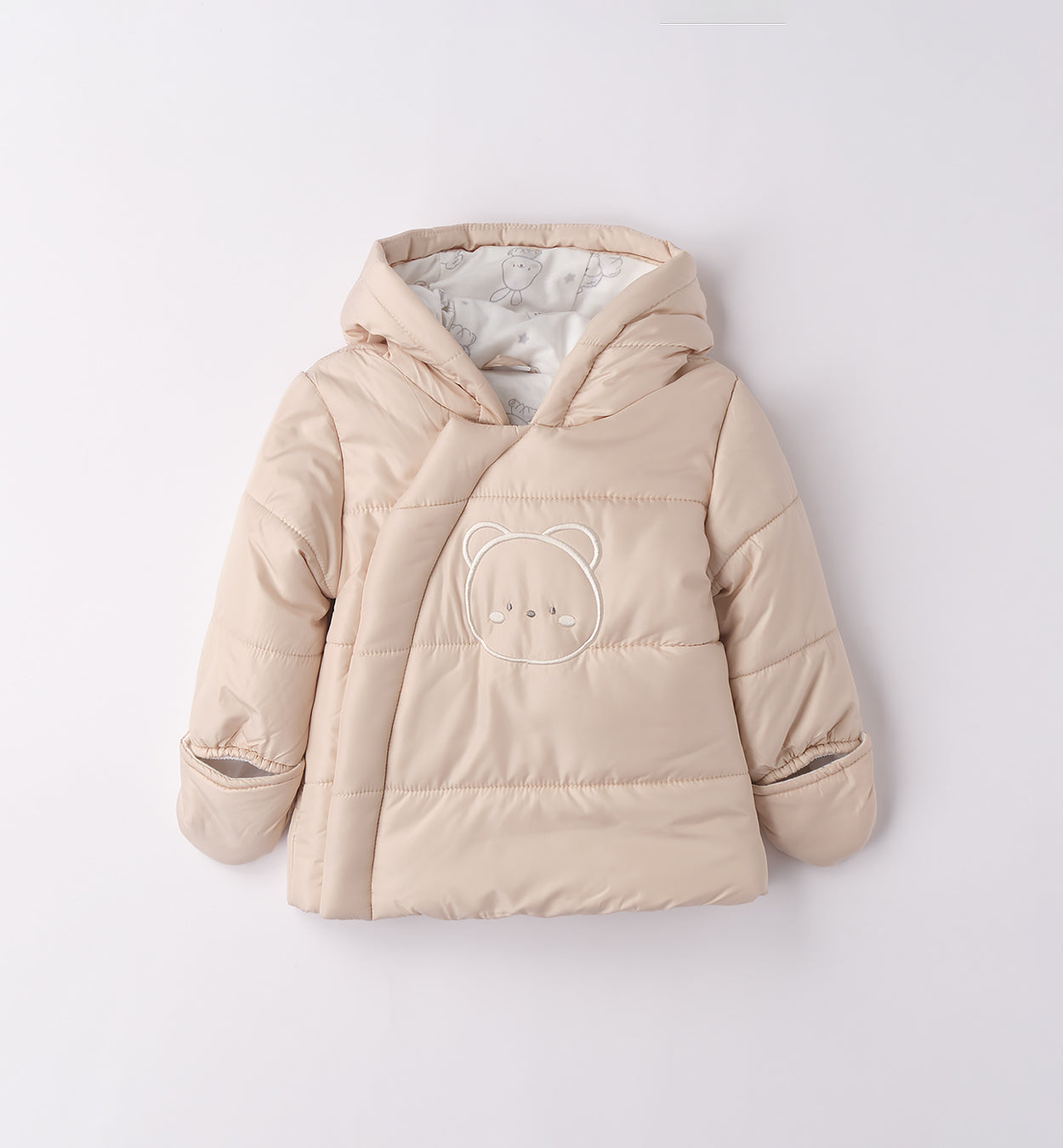 giubbotto imbottito beige fronte con cappuccio e ricamo orsetto