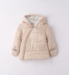 giubbotto imbottito beige fronte con cappuccio e ricamo orsetto