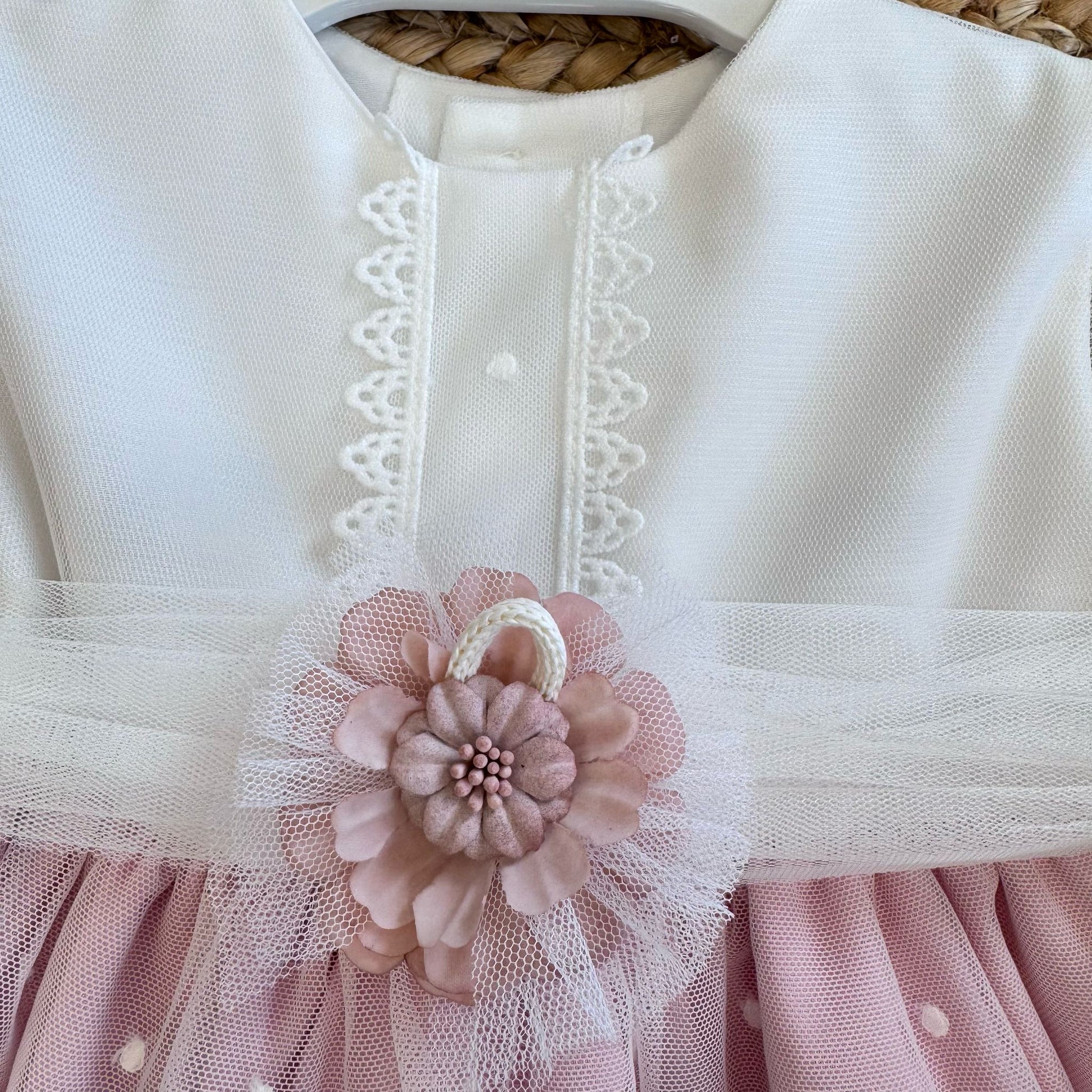 Gonna in tulle rosa con pois in rilievo