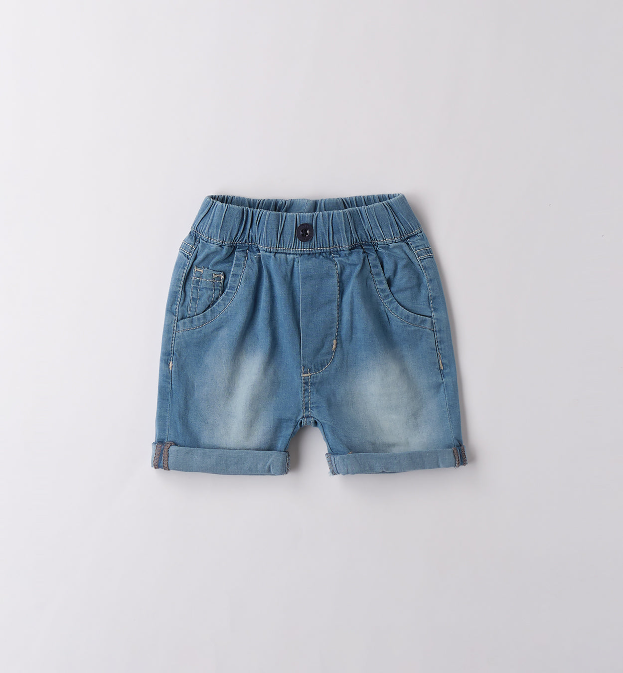  T-shirt con stampa animali e pantaloncini jeans per bambino, abbigliamento estivo casual.
