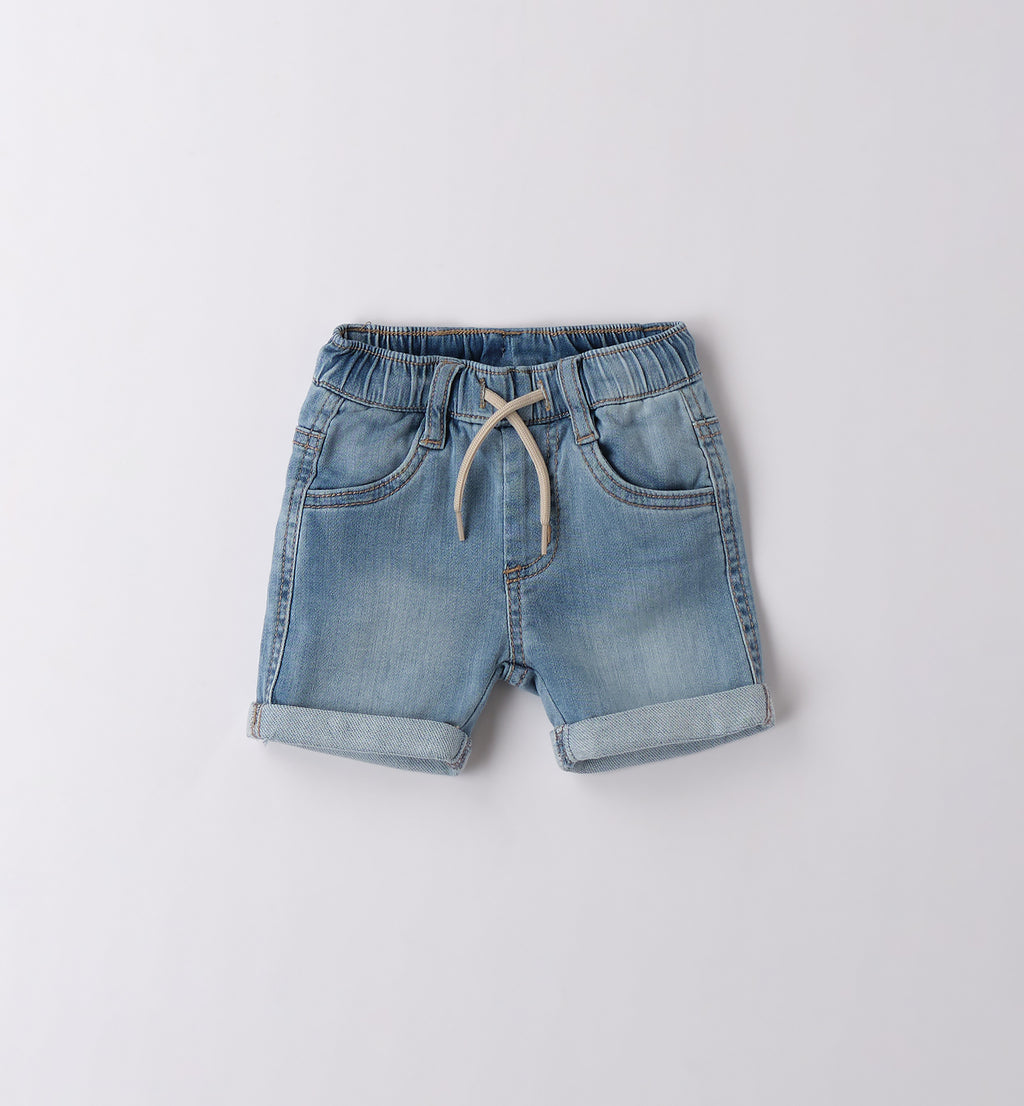 T-shirt con gatto e pantaloncini jeans per bambino, abbigliamento estivo casual.