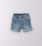 T-shirt con gatto e pantaloncini jeans per bambino, abbigliamento estivo casual.