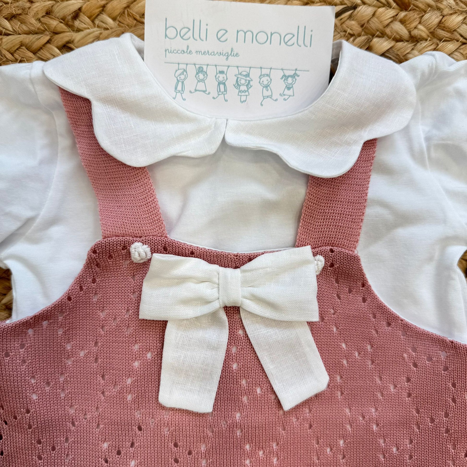 dettaglio colletto bianco body 100% cotone neonata