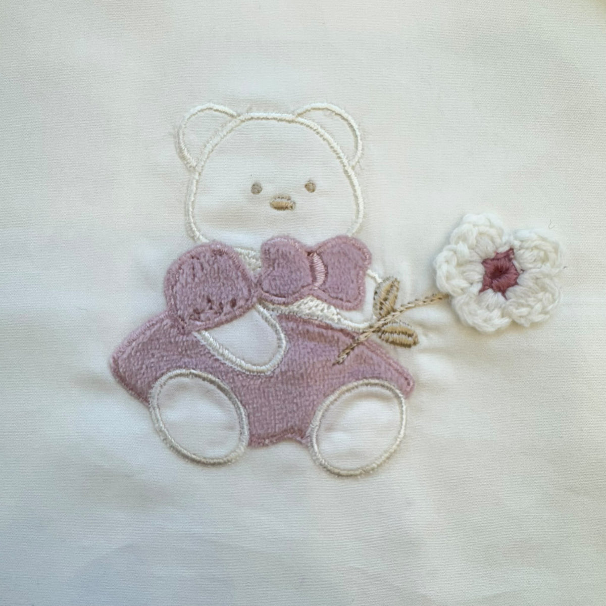 Completo lenzuola neonata in cotone latte rosato con orsetto ricamato per baby culla