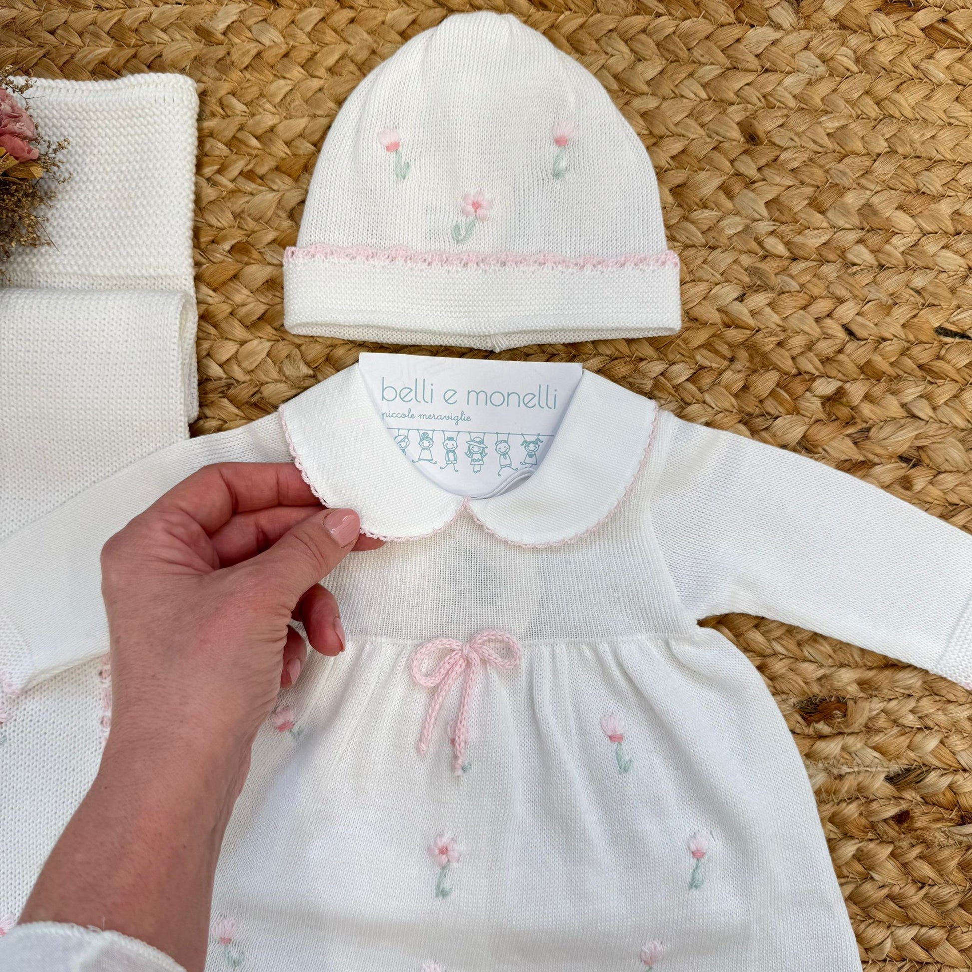 Lenzuola neonata in cotone con fiocco e ricami floreali