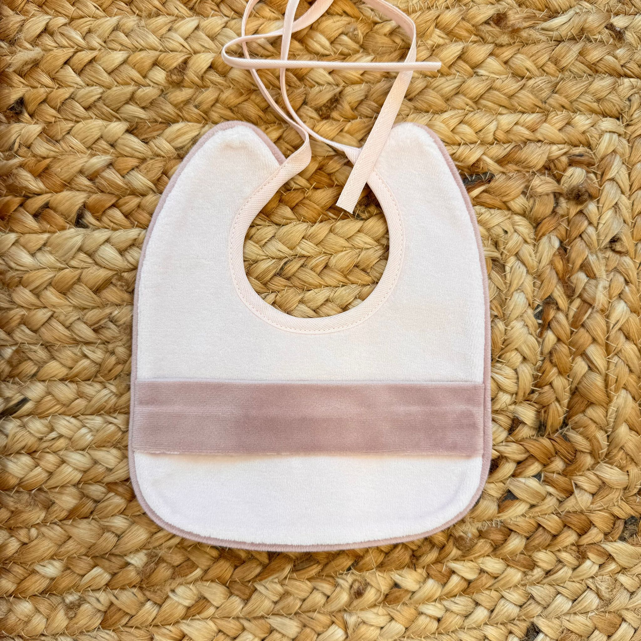 lenzuola neonata bianche con fiocco rosa applicato