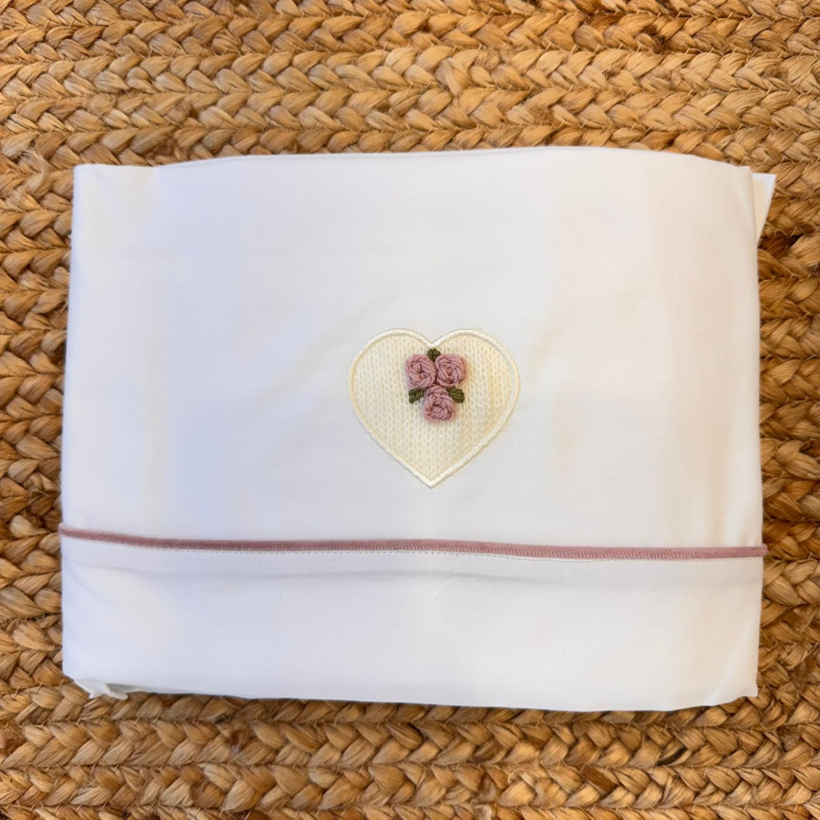 lenzuolino neonato panna con cuore ricamato rosa cipria