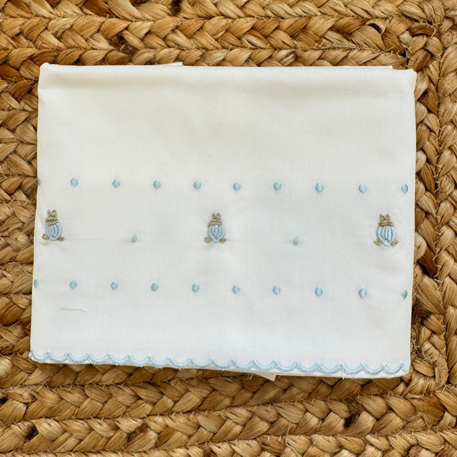 Lenzuolo neonato in cotone ricamato azzurro