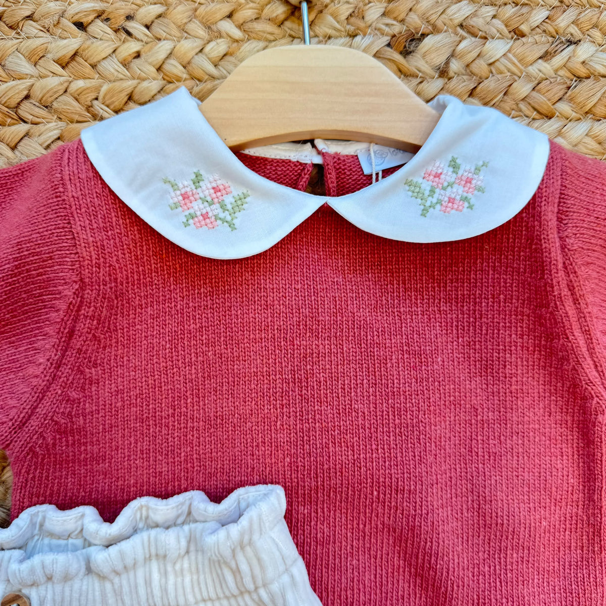 Completo bimba con maglia in cashmere e lana merino e pantalone panna a coste