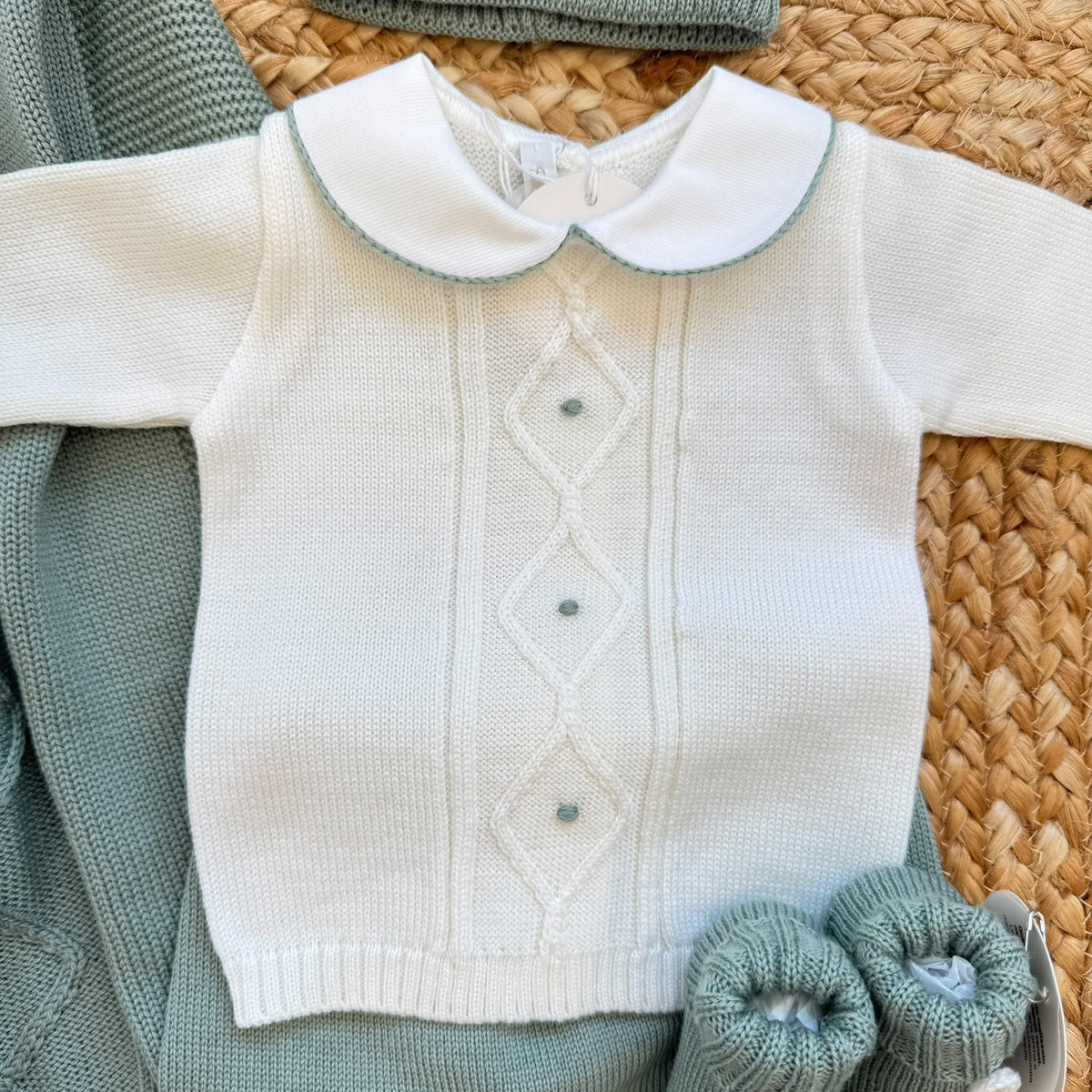 Uscita clinica neonato in pura lana verde e panna con copertina cappellino e scarpine coordinate