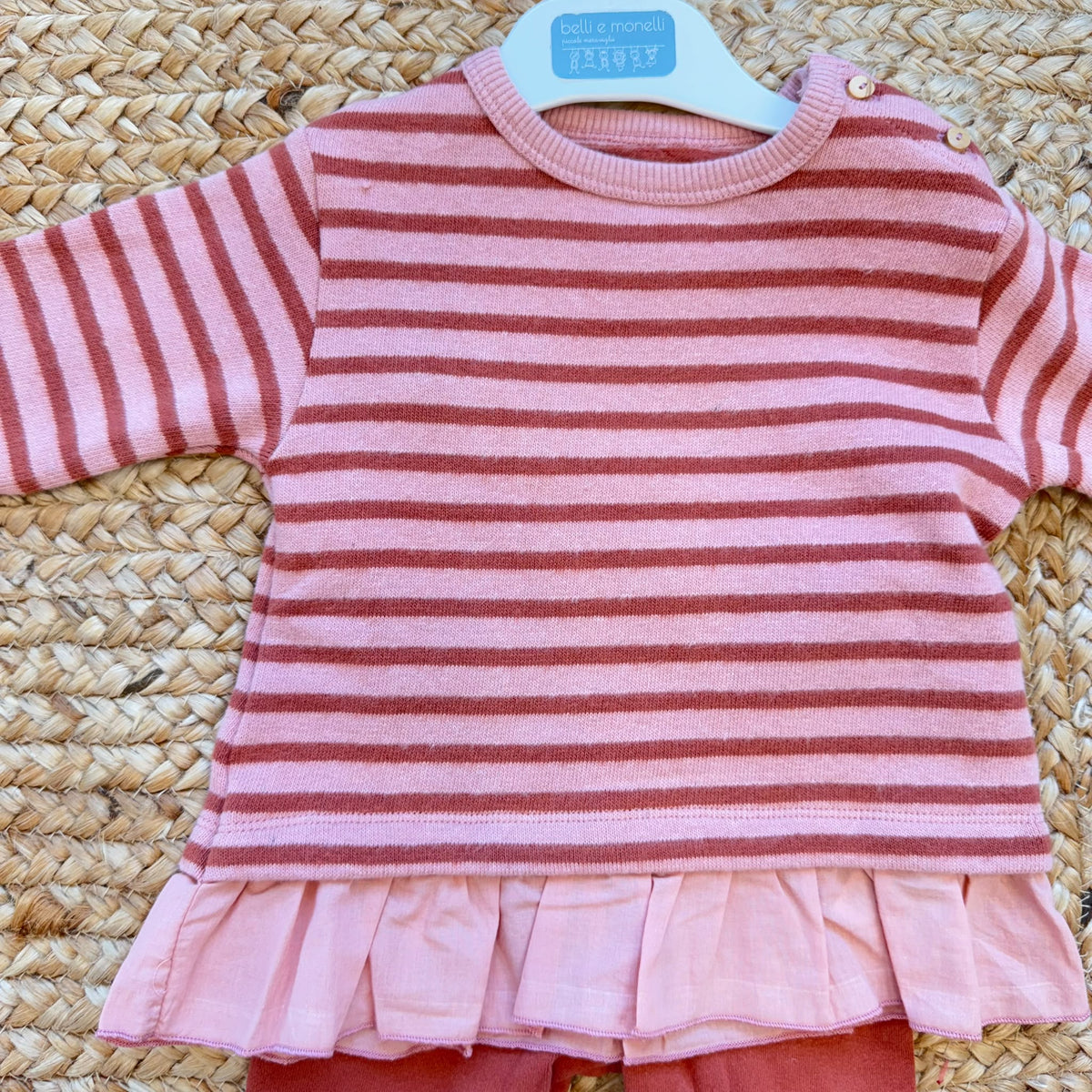 Completo bimba in caldo cotone con maglia rigata rosa e leggings coordinati