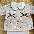 Uscita clinica neonata in caldo cotone con copertina sfoderabile, lenzuola, cappellino e bavaglino coordinati.