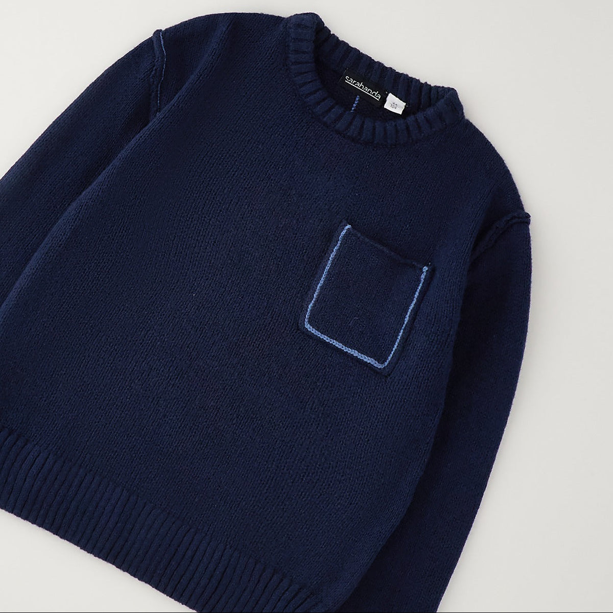 Maglione bimbo blu girocollo con taschino e profilo azzurro a contrasto