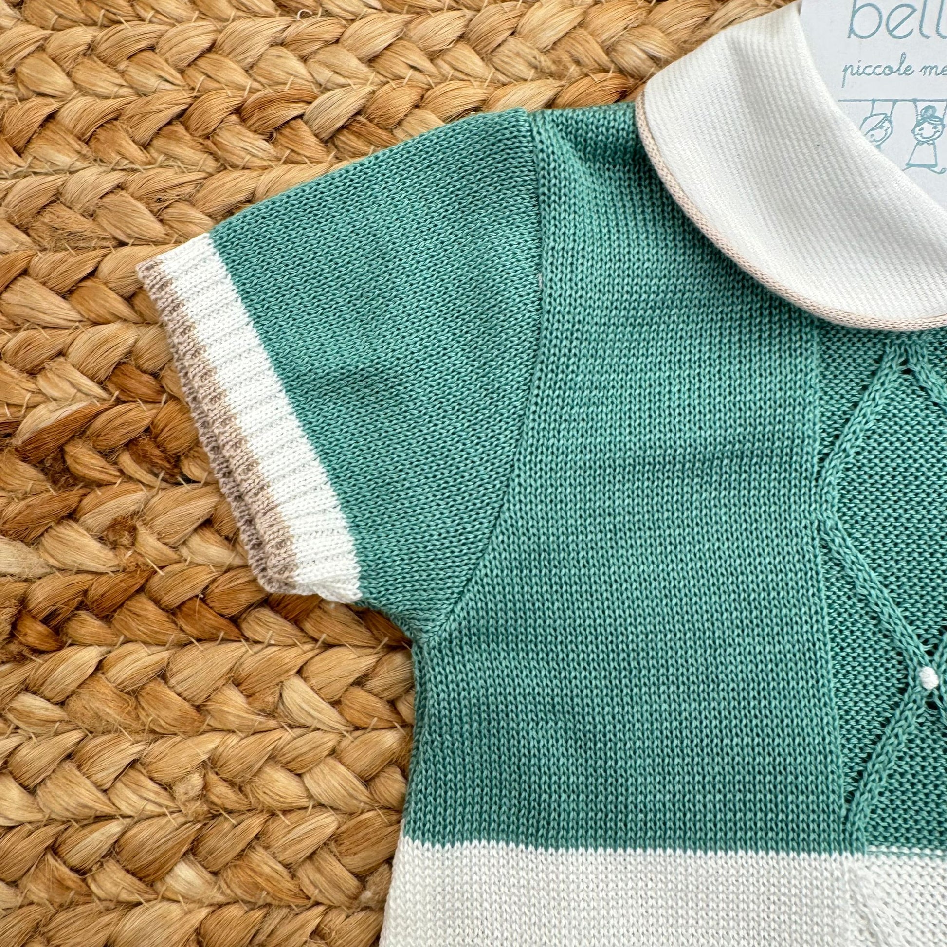 Manica corta con bordo a contrasto pagliaccetto neonato elegante