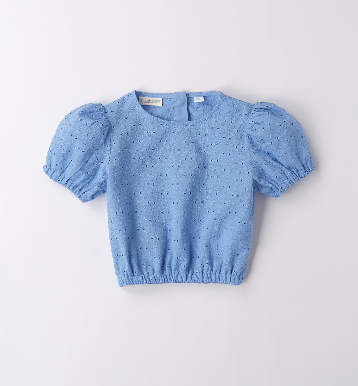 Completo bimba azzurro in sangallo con top a maniche a sbuffo e pantaloncini con fiocco
