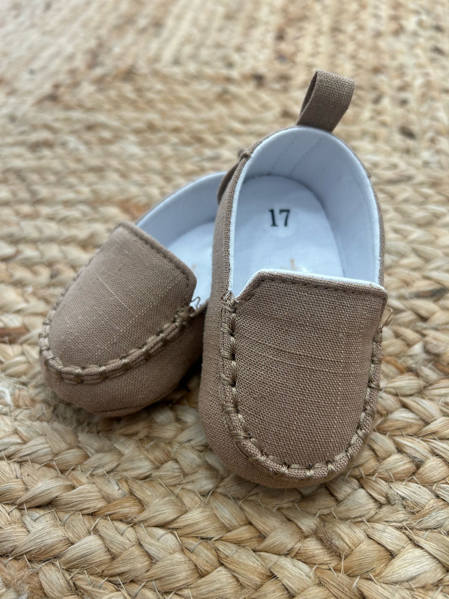 Mocassino elegante beige per neonato