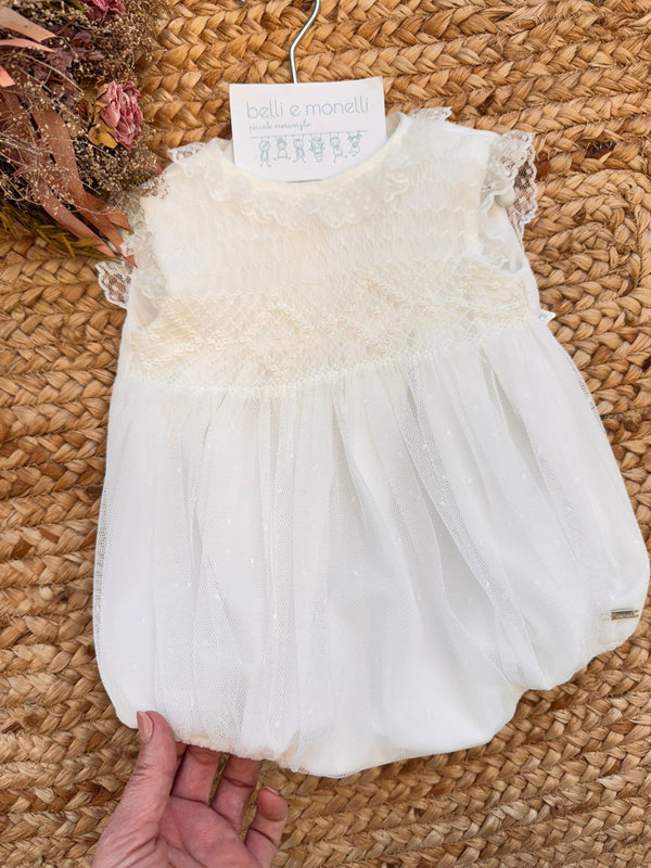 pagliaccetto battesimo bimba bianco con tulle pizzo e corpino smock