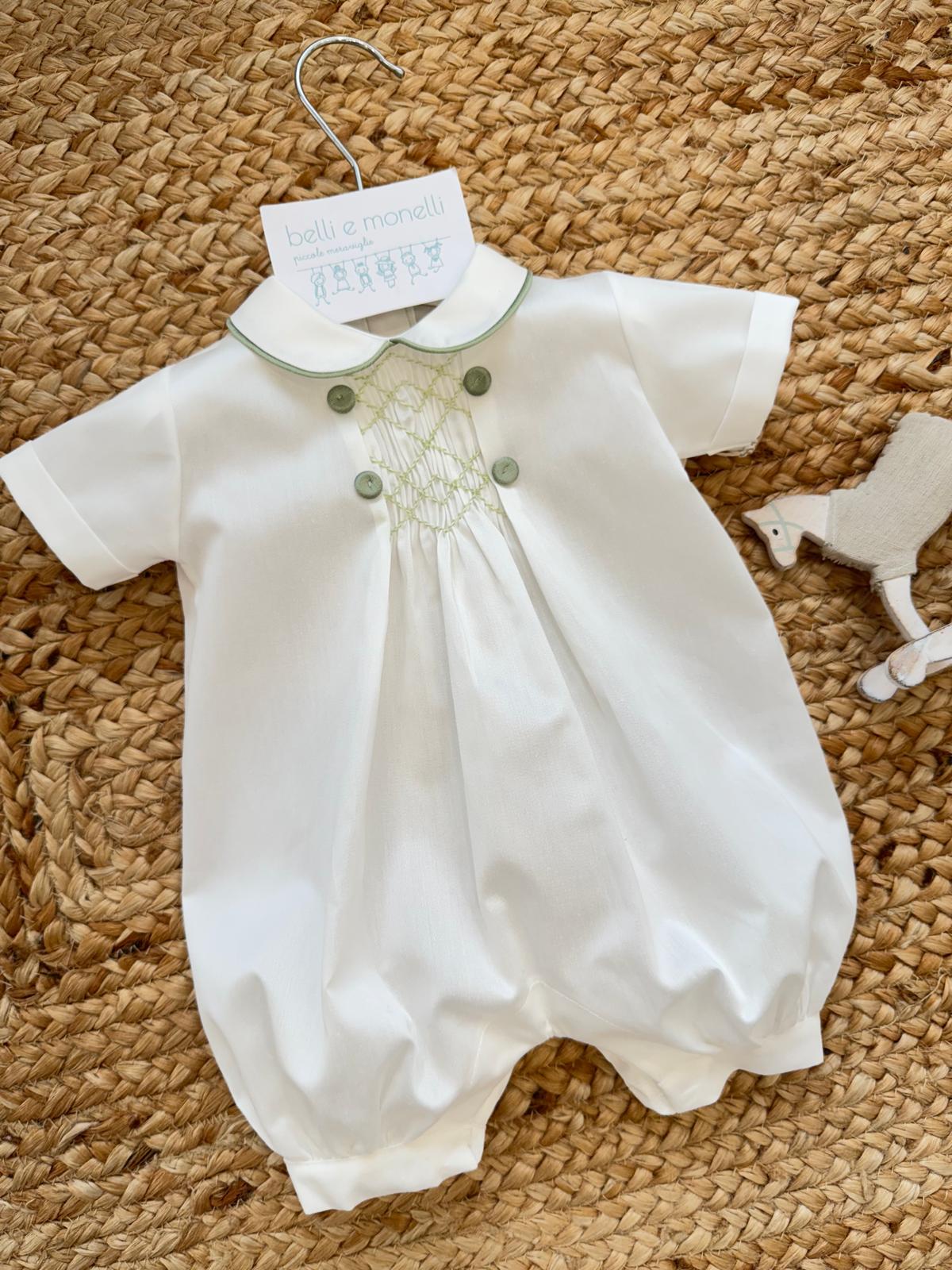 pagliaccetto battesimo bimbo bianco con ricamo smock e bottoni verde salvia