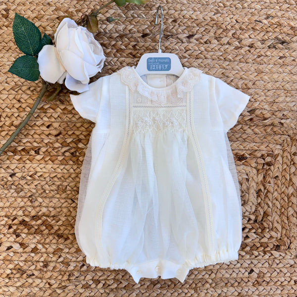 Pagliaccetto battesimo maschietto bianco in filo con colletto in pizzo