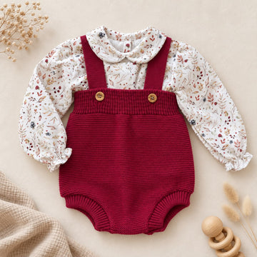 Pagliaccetto bimba bordeaux in maglia con camicia floreale in cotone