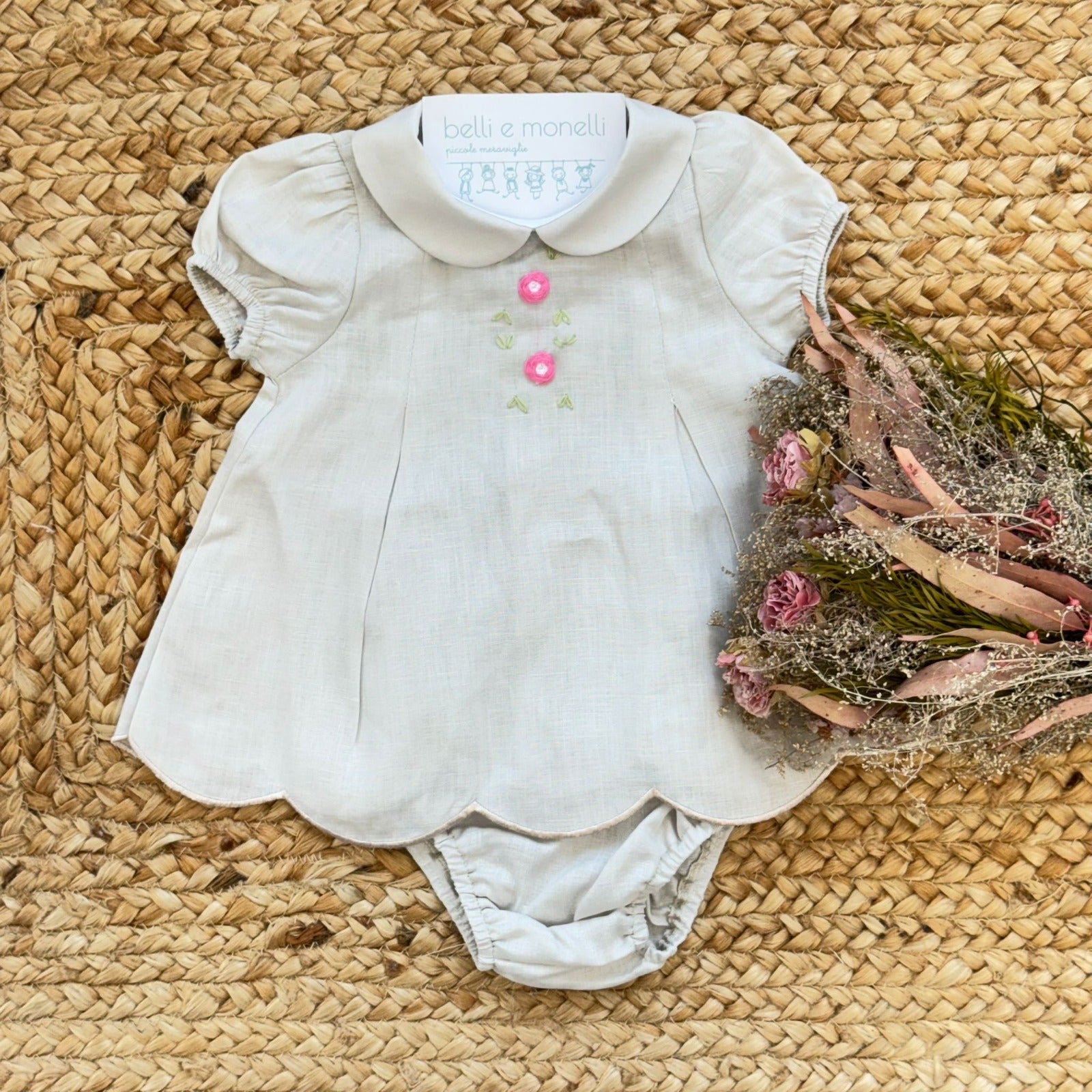 pagliaccetto neonata lino ricamo roselline