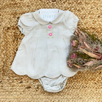 pagliaccetto neonata lino ricamo roselline